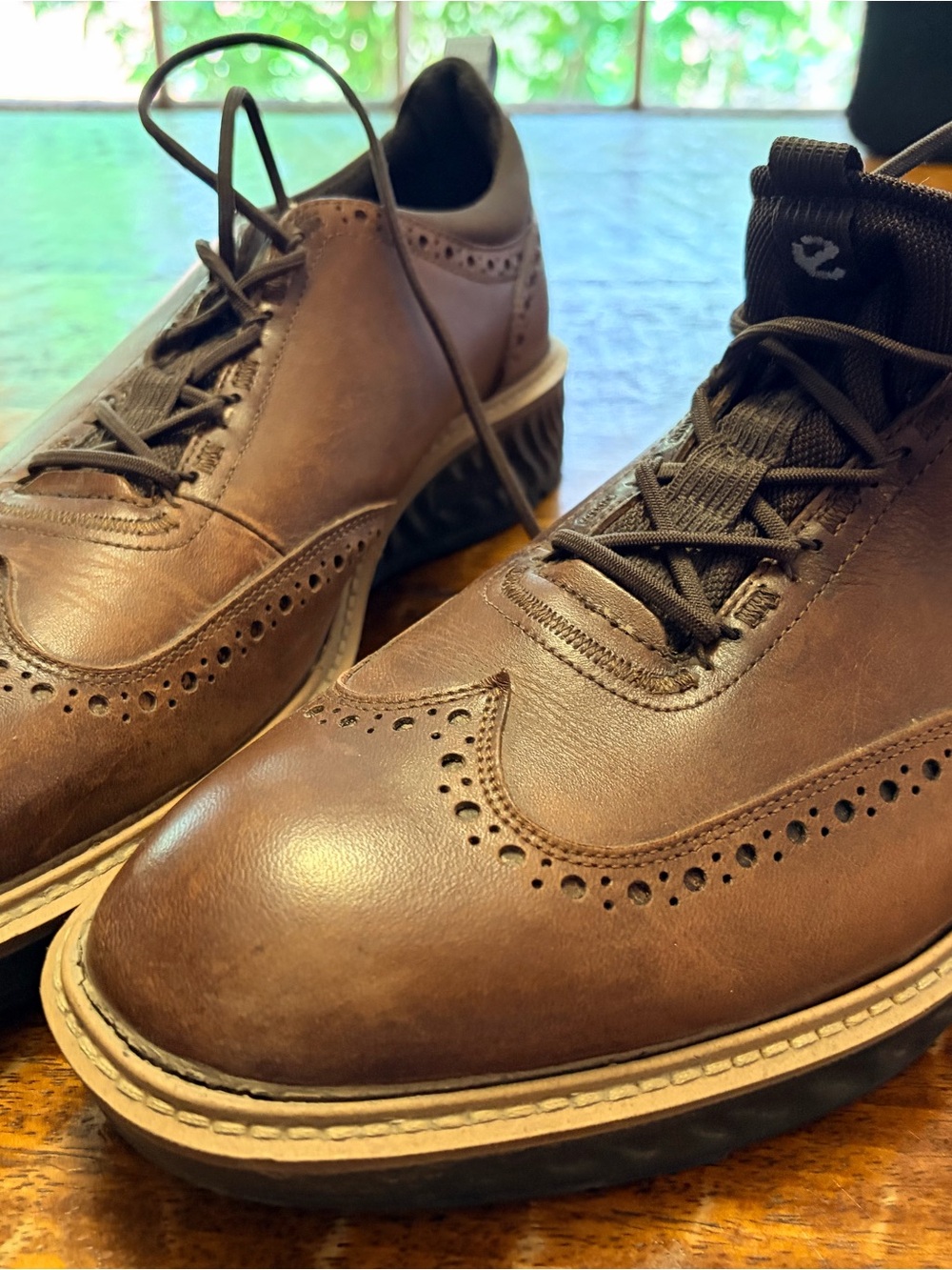 Ecco Men's Brown Leather Wingtip Derbys with Perforated Brogue